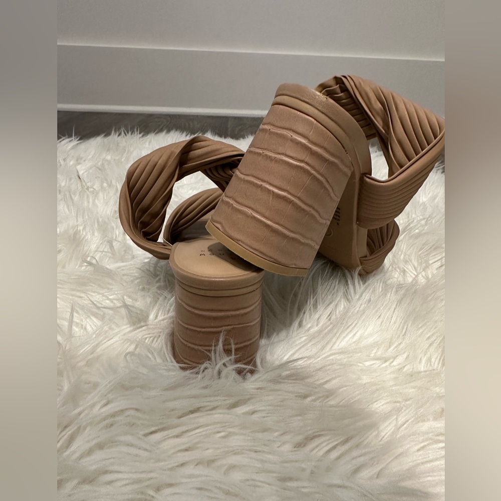 NWOT A New Day Jessa Mule Heels - Picture 3 of 7